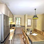 2 Bedroom Awesome In St-laurent-de-la-cabr *
