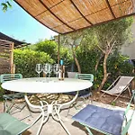 2 Bedroom Awesome In St-laurent-de-la-cabr Prázdninový dům