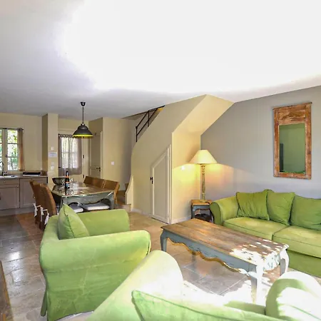 2 Bedroom Amazing In St-laurent-de-la-cabr *