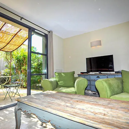 2 Bedroom Amazing In St-laurent-de-la-cabr