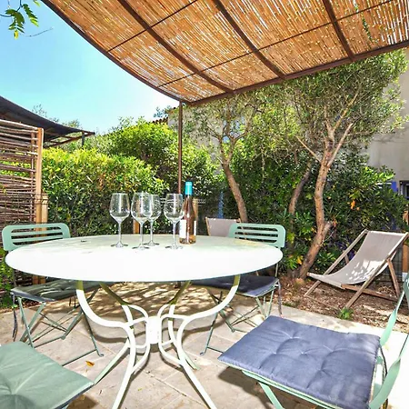 2 Bedroom Amazing In St-laurent-de-la-cabr Casa vacanze