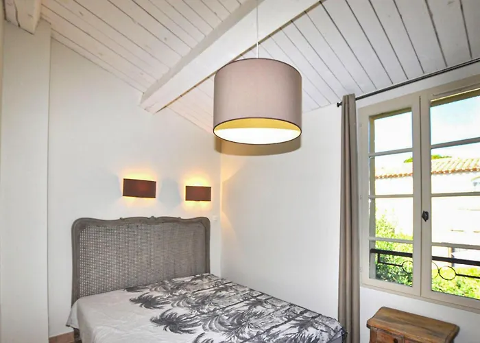 2 Bedroom Gorgeous In St-laurent-de-la-cabr